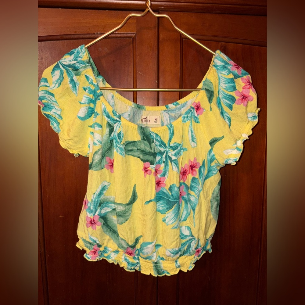 Hollister Yellow Ruffled Cap Sleeve Blouse